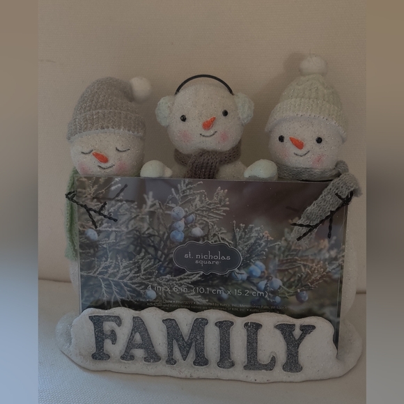 St. Nicholas Square Snowman Trio Decor in Gray and White Picture Frame 4x6 NWT - Picture 2 of 8